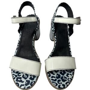 Girotti Summer Strap Sandals Italian Leather White Animal Print Size 38 US 7.5